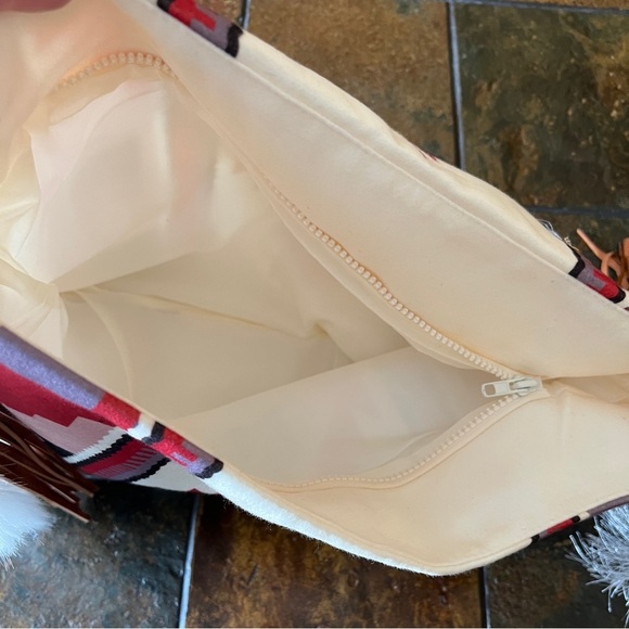 ❤️ Southwestern Aztec Boho Cowgirl Vegan Purse Tote Bag Brand New Condition ❤️ - Picture 9 of 13